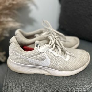 Women’s Nike sneakers
